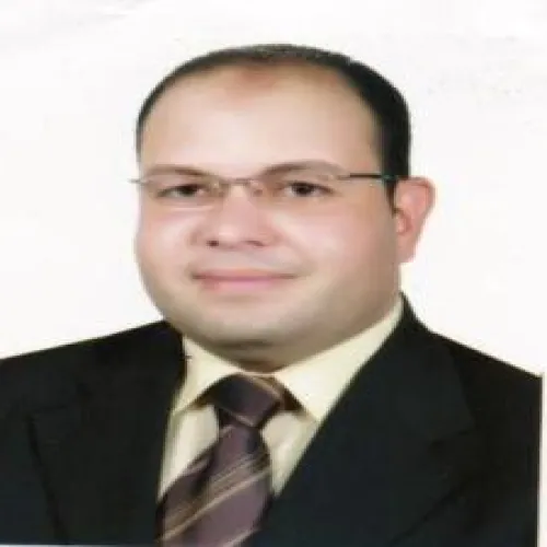 الدكتور اسامه محمد الجندى اخصائي في الابحاث العلمية والمخبرية