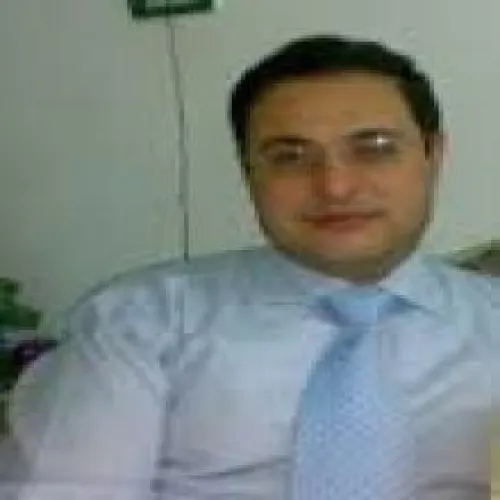 الدكتور نبيل سمير ويصا اخصائي في باطنية