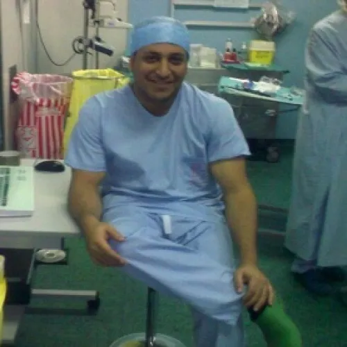 الدكتور حافظ البلوي اخصائي في القلب والاوعية الدموية