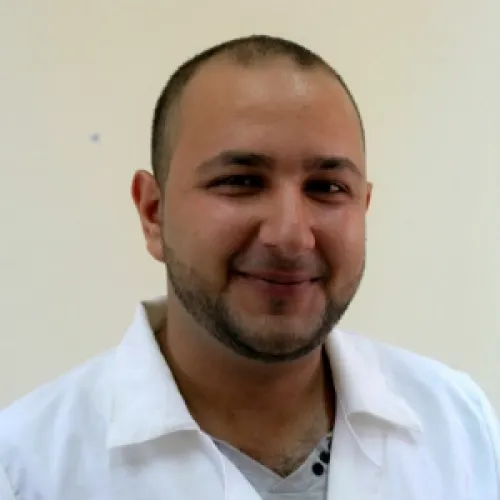 الدكتور اسامة محمد انيس عواد اخصائي في طب اسنان