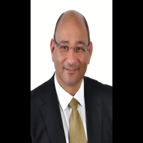 الدكتور ياسر البطراوي اخصائي في جراحة العظام والمفاصل