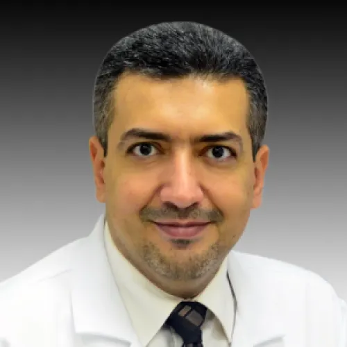 الدكتور عماد صقر اخصائي في نسائية وتوليد