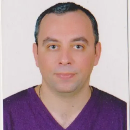 الدكتور سرتيب عبدالرحمن يوسف اخصائي في طب عيون