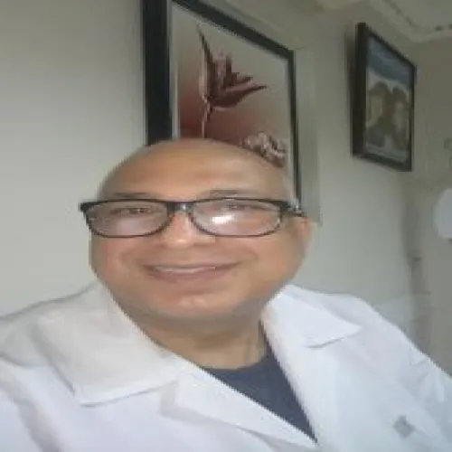 الدكتور اشرف بدير يوسف المسيري اخصائي في طب اسنان