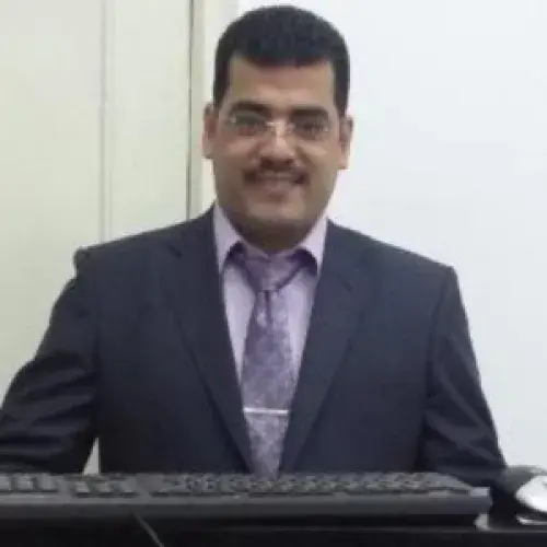 الدكتور عمار خليل ابو رجيله اخصائي في باطنية