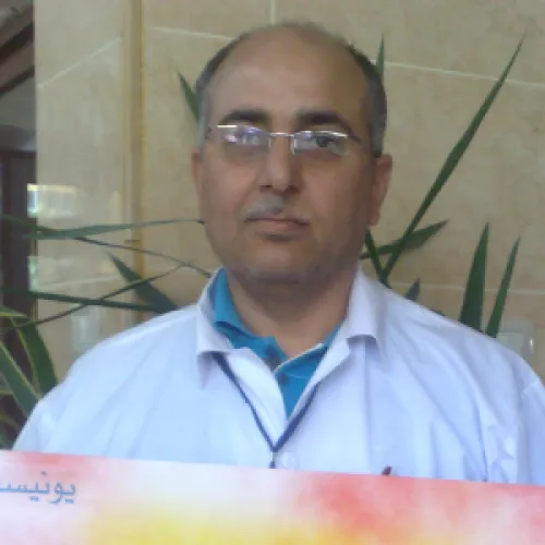 الدكتور احمد بكور اخصائي في طب أطفال