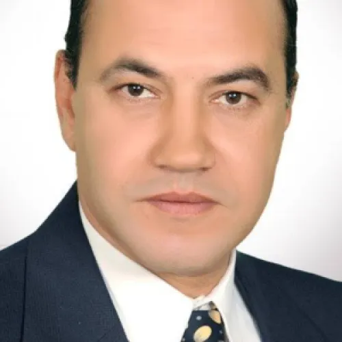 الدكتور احمد اسامة عبدالغنى صقر اخصائي في جراحة العظام والمفاصل