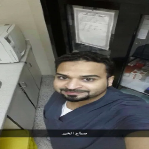 الدكتور احمد عبد رب الرسول الصبي اخصائي في طب اسنان