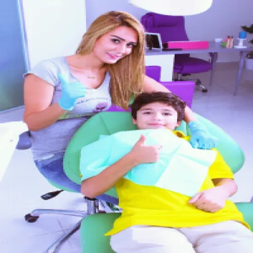 الدكتورة فاطمه ابو صفية اخصائي في طب اسنان