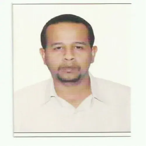 الدكتور محمد عمر الحاج اخصائي في طب عام