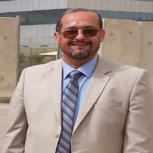الدكتور احسان عيدان عبد الكريم السيمري اخصائي في علم الاحياء الدقيقة