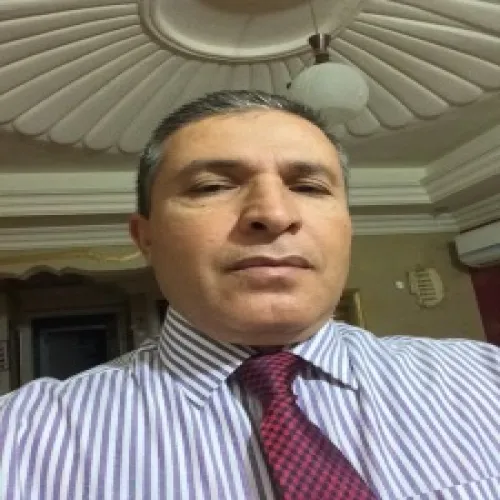 الدكتور عباس عبد الرازق اخصائي في طب عام