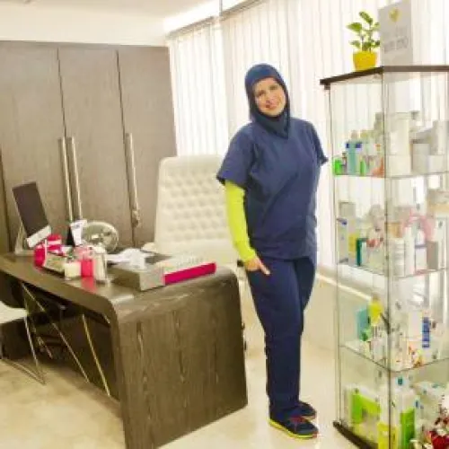 الدكتورة د رشا الشناق اخصائي في الجلدية والتناسلية