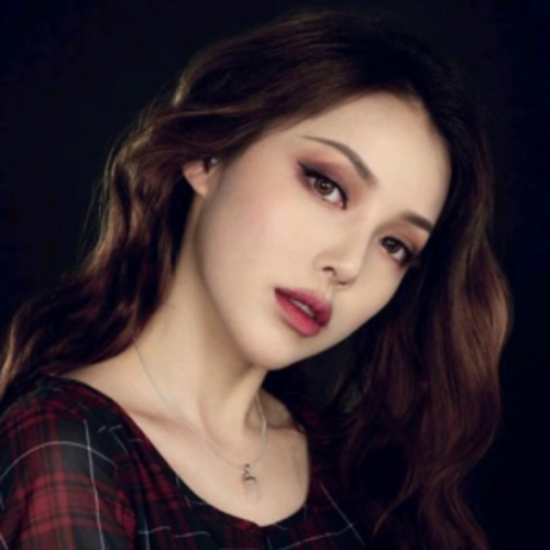 Mimi Bňøtà
