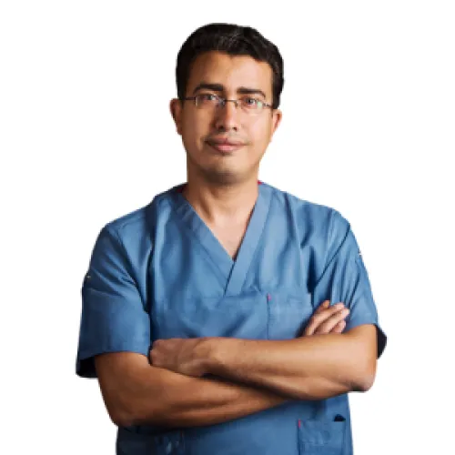 الدكتور احمد ابراهيم اخصائي في جراحة عامة