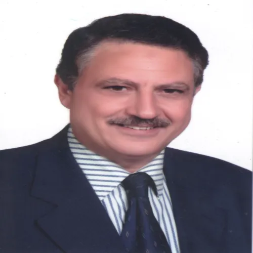 الدكتور مصطفى ياقوت اخصائي في الجهاز الهضمي والكبد