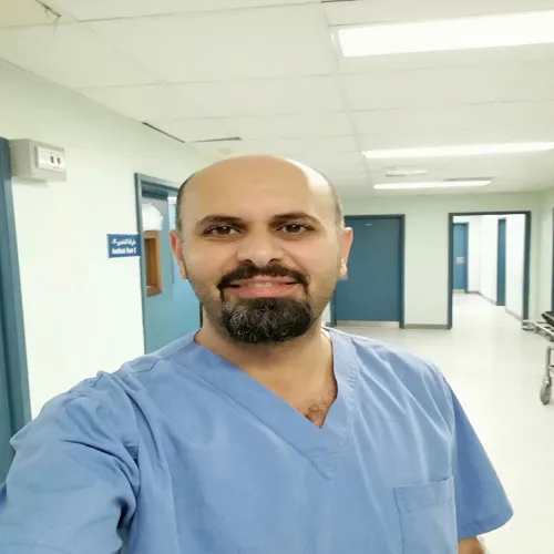 الدكتور اشرف المسمار اخصائي في جراحة العظام والمفاصل