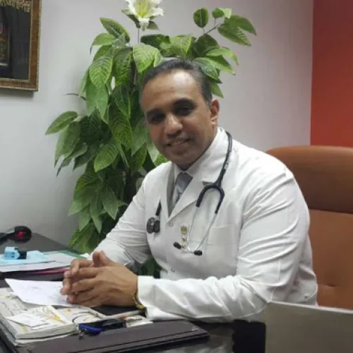 د. سامر احمد عبدالشافى اخصائي في جراحة القلب والصدر