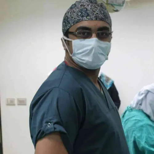 د. احمد سمرة اخصائي في جراحة الأطفال