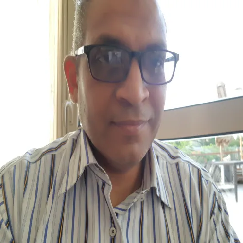 الدكتور عبدالرحمن جابر اخصائي في طب عيون