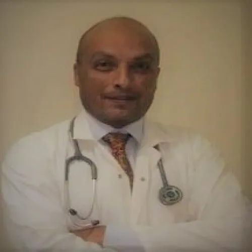 الدكتور ايهاب الدسوقى اخصائي في الجهاز الهضمي والكبد