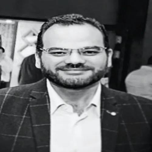 الدكتور سامح ابوالخير اخصائي في طب عيون