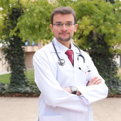 الدكتور بشار الحاج اخصائي في طب عام