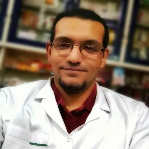 الدكتور عبدالرحمن قناوي اخصائي في صيدلاني