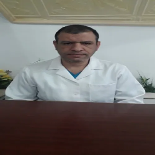 الدكتور فتحي الغنيمي اخصائي في طب عام