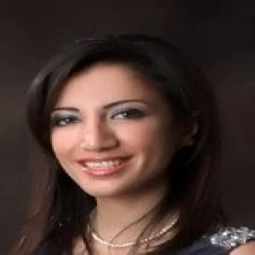 الدكتورة الصيدلانية رزان حسن اخصائي في صيدلاني
