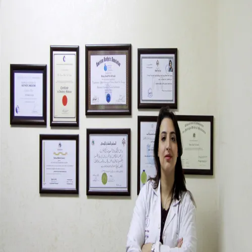 الدكتور دانا سعيد العزب اخصائي في الجلدية والتناسلية