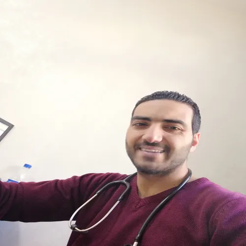 الدكتور معتز حسين اخصائي في طب عام