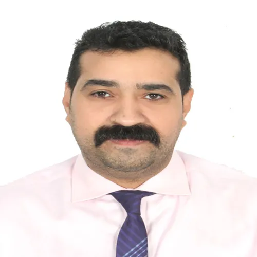 د. عمرو عبده حنفي اخصائي في باطنية
