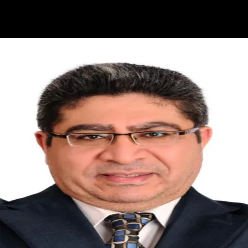 الدكتور اسامه عباس عبد الحميد اخصائي في جراحة القلب والصدر