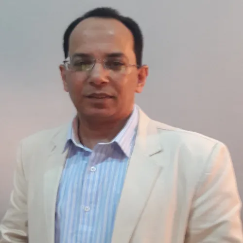 الدكتور احمد محمد حجازي اخصائي في طب الاسرة