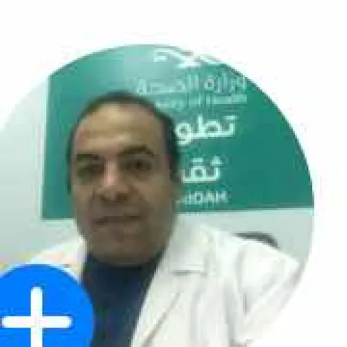 الدكتور رجب احمد متولي اخصائي في طب عام