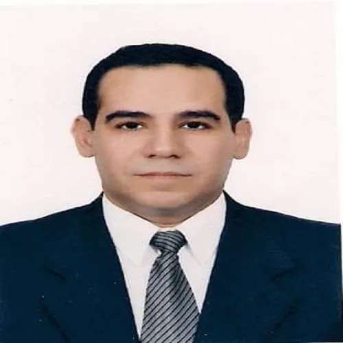 الدكتور محمد عبد الفتاح عاشور اخصائي في جراحة القلب والصدر