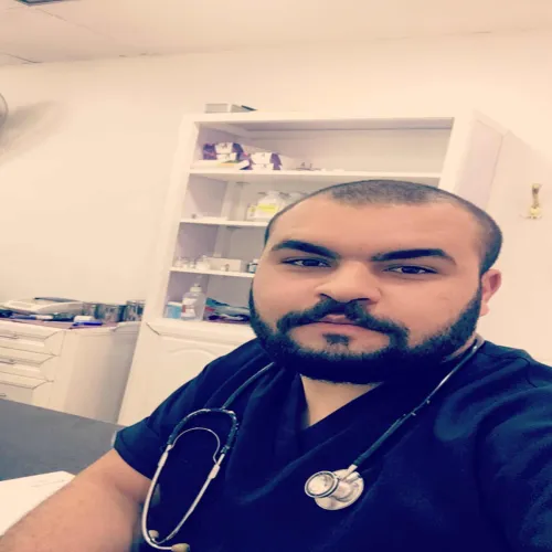 د. محمود ابو زيتون اخصائي في طب عام