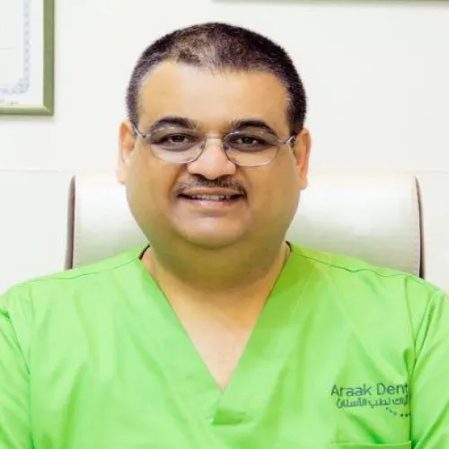 الدكتور فؤاد العبادي اخصائي في طب اسنان