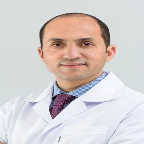 د. حاتم جلال زكي اخصائي في جراحة العظام والمفاصل