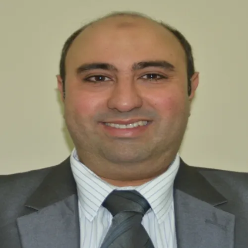 د. عمرو علي اخصائي في جراحة العظام والمفاصل
