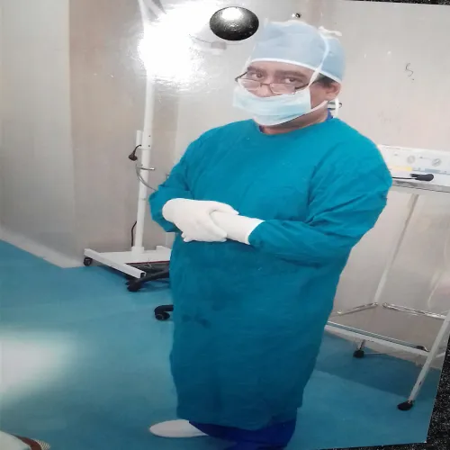 الدكتور طارق عزيز اخصائي في جراحة الكلى والمسالك البولية والذكورة والعقم