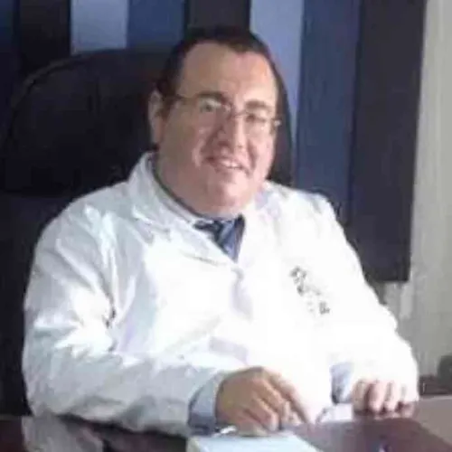الدكتور عمر الطباخ اخصائي في جراحة العظام والمفاصل