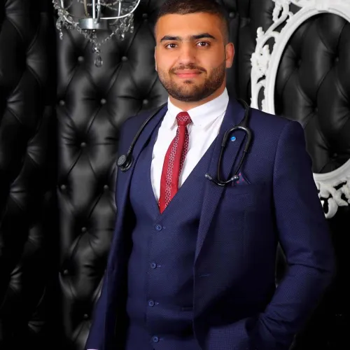 د. يزن عبدالله الكايد اخصائي في طب عام