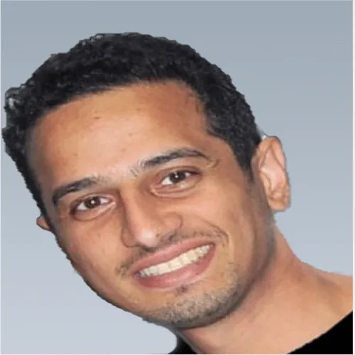 الدكتور محمد  بامشموس اخصائي في تقويم الأسنان