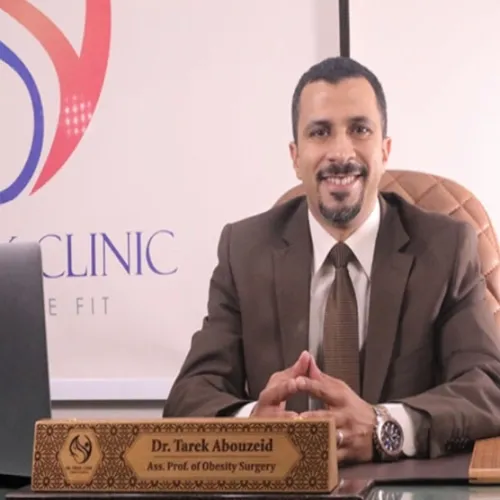 د. طارق ابوزيد اخصائي في جراحة عامة