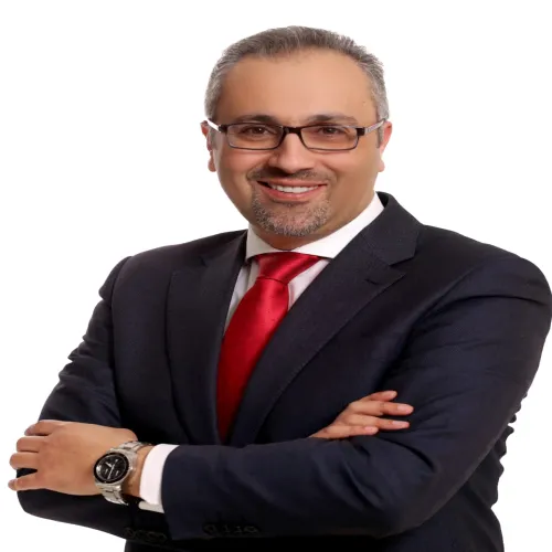 د. علاء عزام اخصائي في جراحة الكلى والمسالك البولية والذكورة والعقم