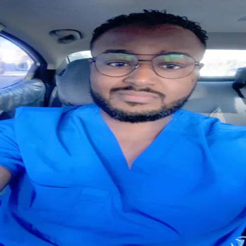 د. محمد عز الدين هارون اخصائي في طب عام