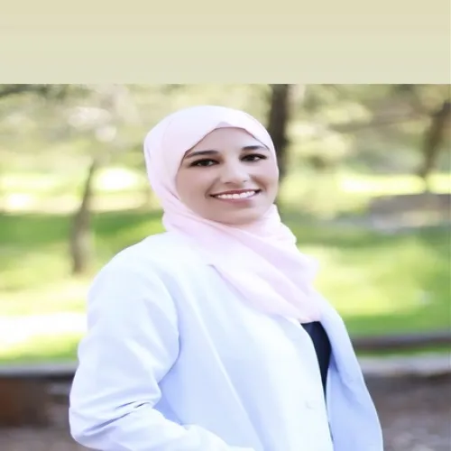 الدكتورة علا ابو زر اخصائي في طب اسنان