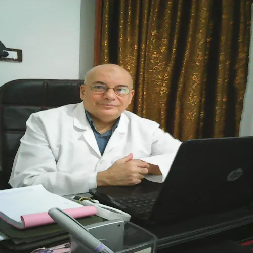 د. ناجى محمد قابيل اخصائي في باطنية